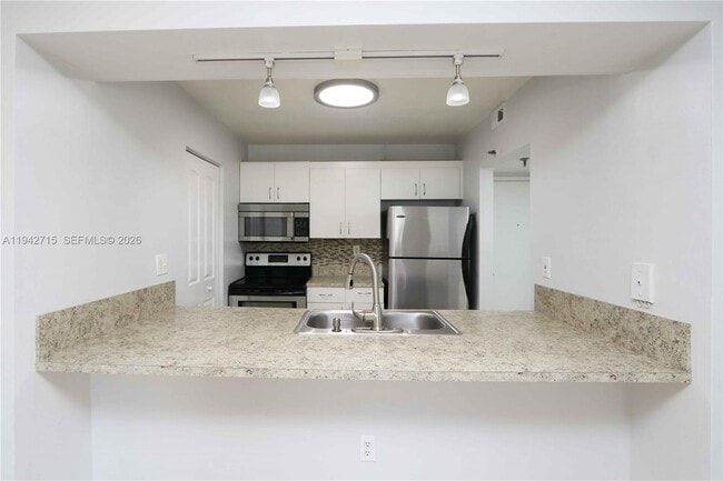 Building Photo - 850 N Miami Ave