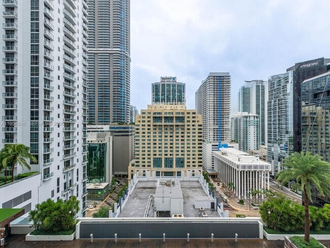 Building Photo - 1080 Brickell Ave