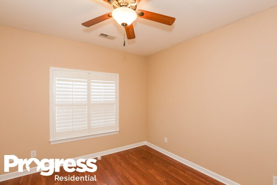 Building Photo - 2885 Island Point Dr NW