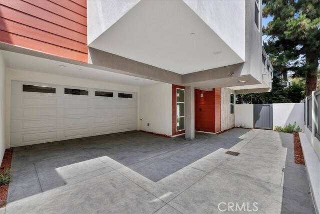 Building Photo - 2415 Carnegie Ln