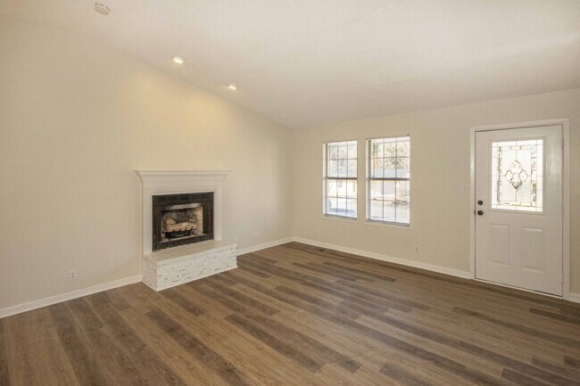 Building Photo - 6600 Woodcock Cir