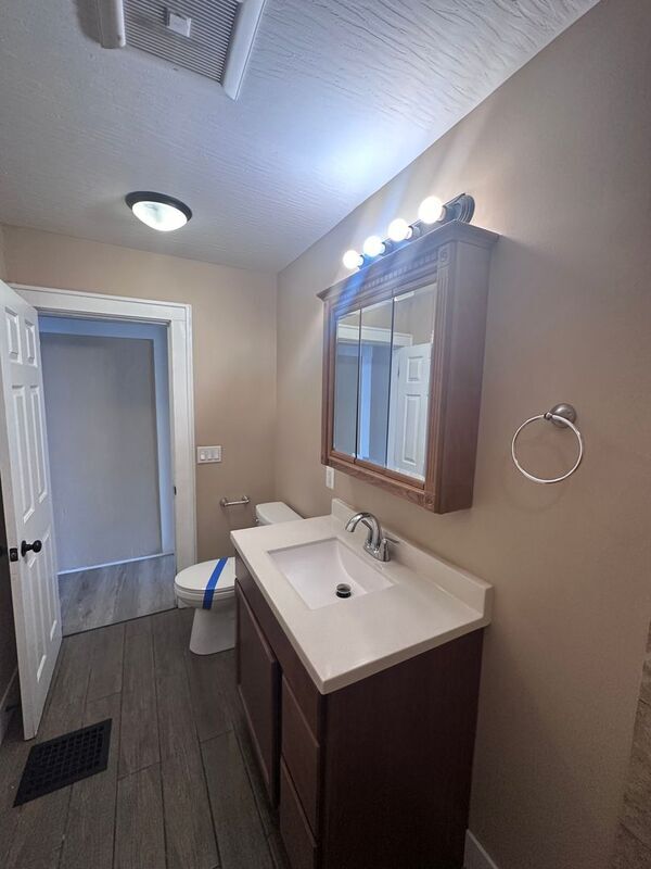 Building Photo - 431 E 14th Ave