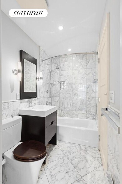 Building Photo - 320 E 55th St