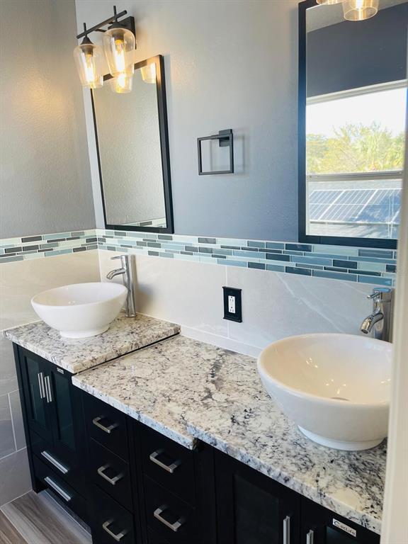 Building Photo - 1803 Meadow Pond Way