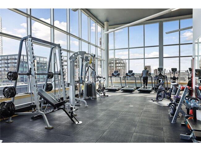 Building Photo - 215 10th Ave S