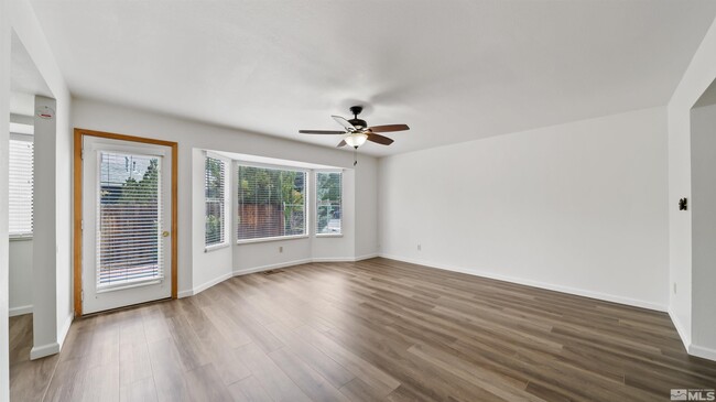 Building Photo - 2977 Pinebrook Dr