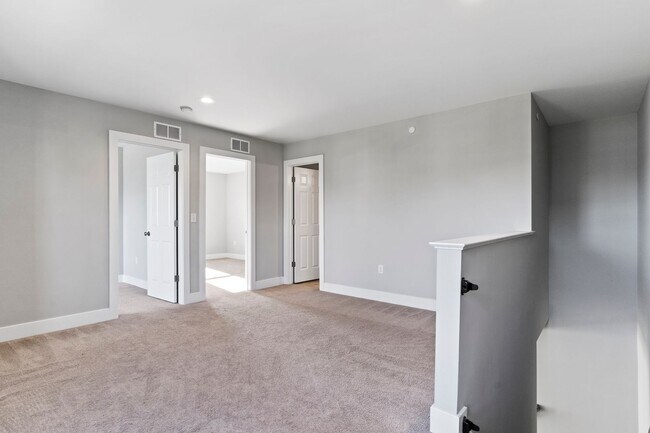 Building Photo - Stunning Single Family in Mechanicsburg