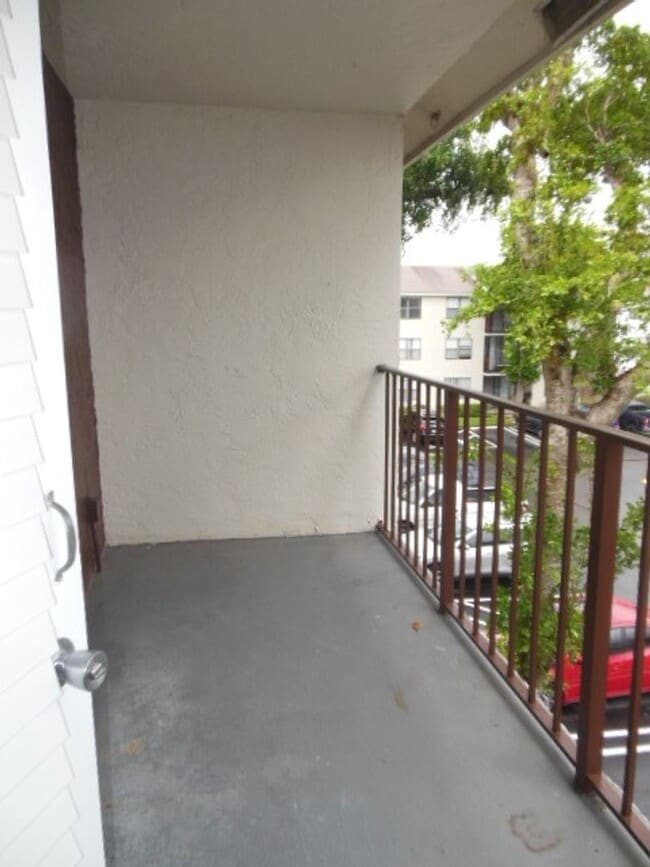 Building Photo - ONE BEDROOM ONE BATHROOM! WATERFRONT COMMUNITY!