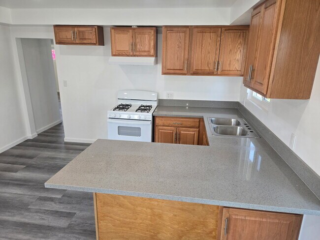 Building Photo - Wraich Properties