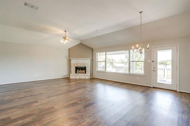 Building Photo - 3025 Shoreline Dr