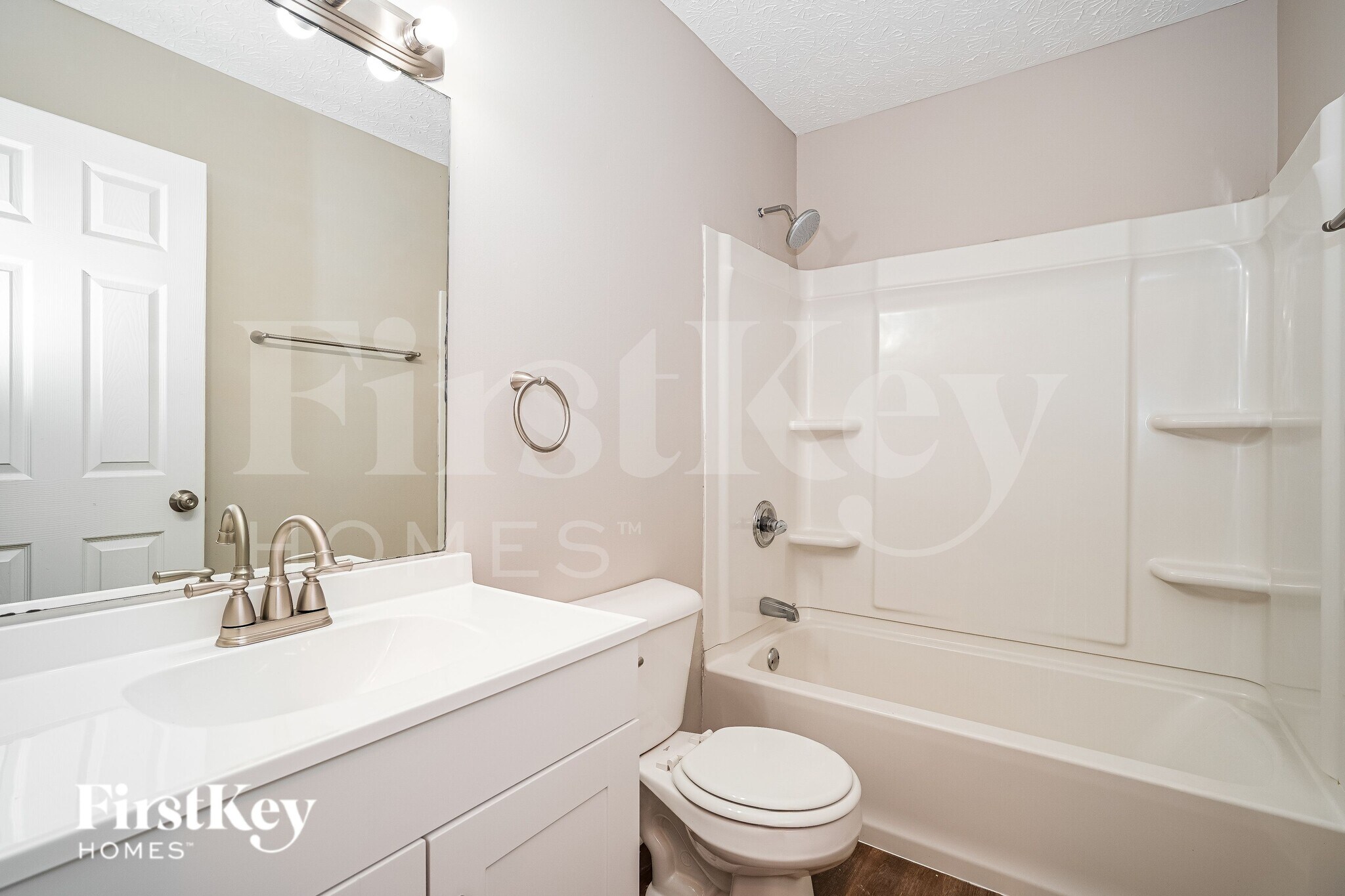 Building Photo - 2445 Linbaugh Rd