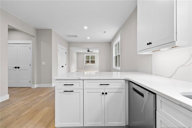 Building Photo - 22 S Shamrock Dr