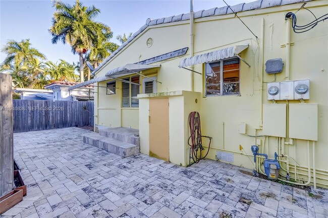 Building Photo - 1425 Madison St