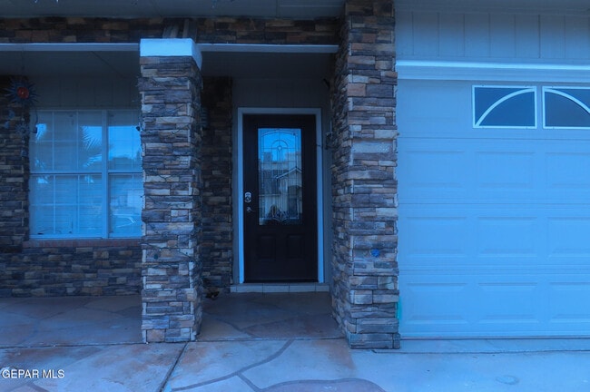 Building Photo - 3493 Yellow Rose St