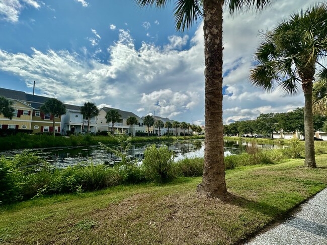 Building Photo - Studio Apartment in Downtown Bluffton Vill...