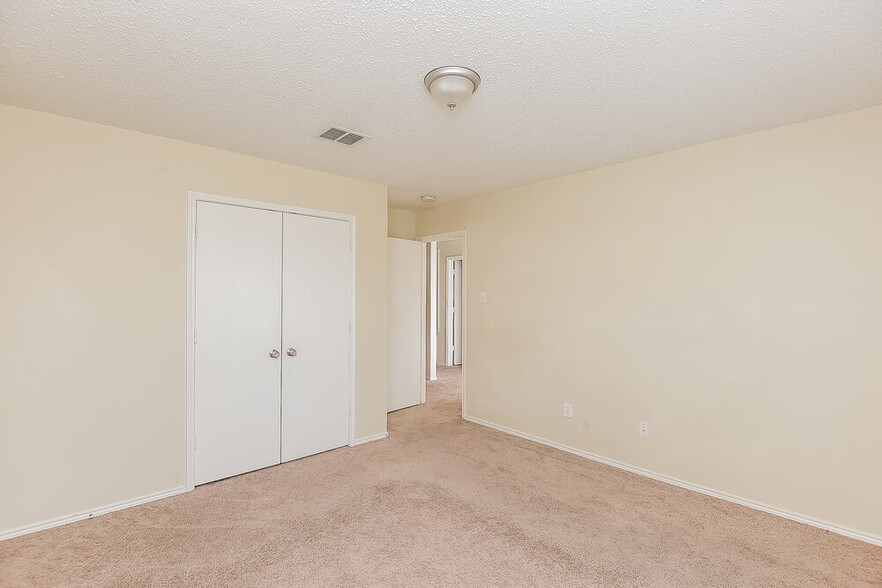 Building Photo - 508 Nuffield Ln