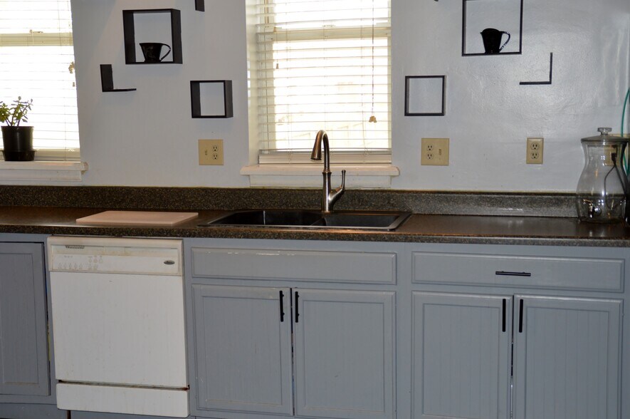 Building Photo - 32 Wilson Ave