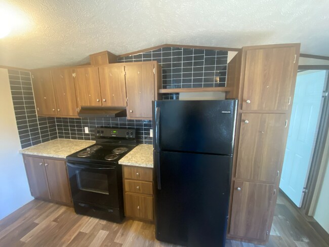 Building Photo - 604 Alexander Rd