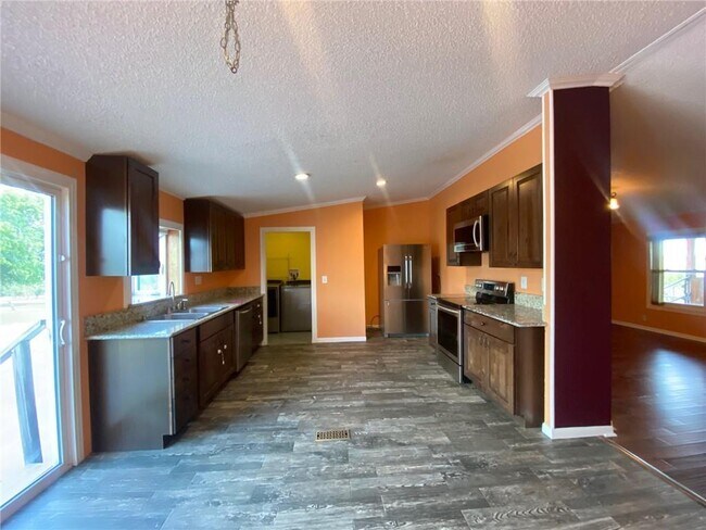 Building Photo - 680 Grant Harris Rd