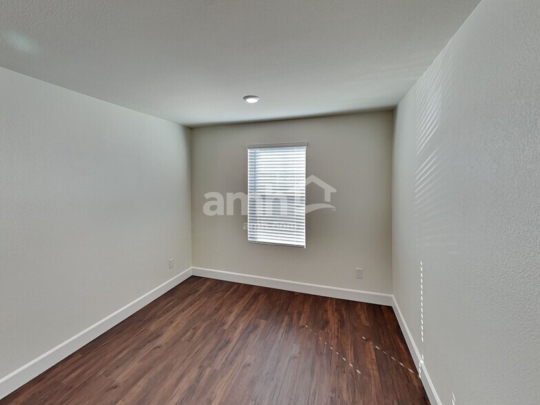 Building Photo - 290 Dahlia Rachel Pl