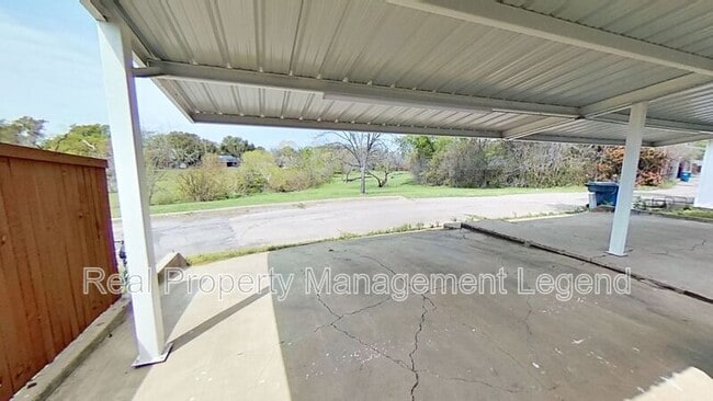 Building Photo - 3607 Stables Ln