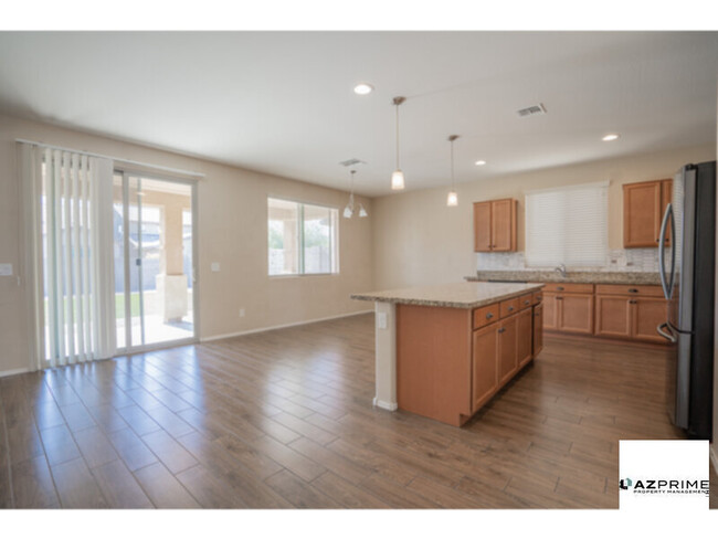 Building Photo - $500 OFF FIRST MONTH'S RENT MOVE IN SPECIA...