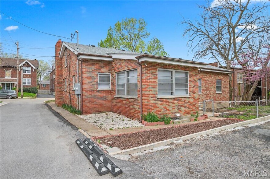 Building Photo - 7347 Dale Ave