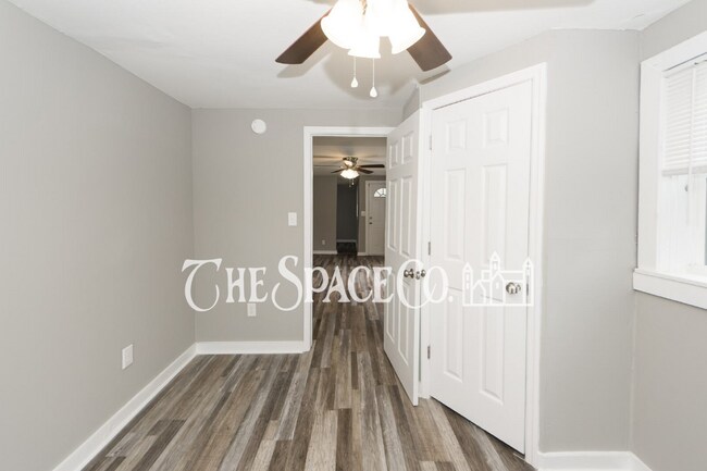 Building Photo - 209 Testament Ln