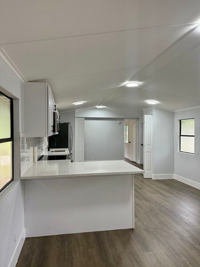 Building Photo - 516 De Resine Carre St