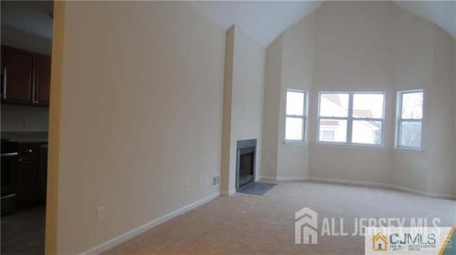 Building Photo - 28 Kensington Dr