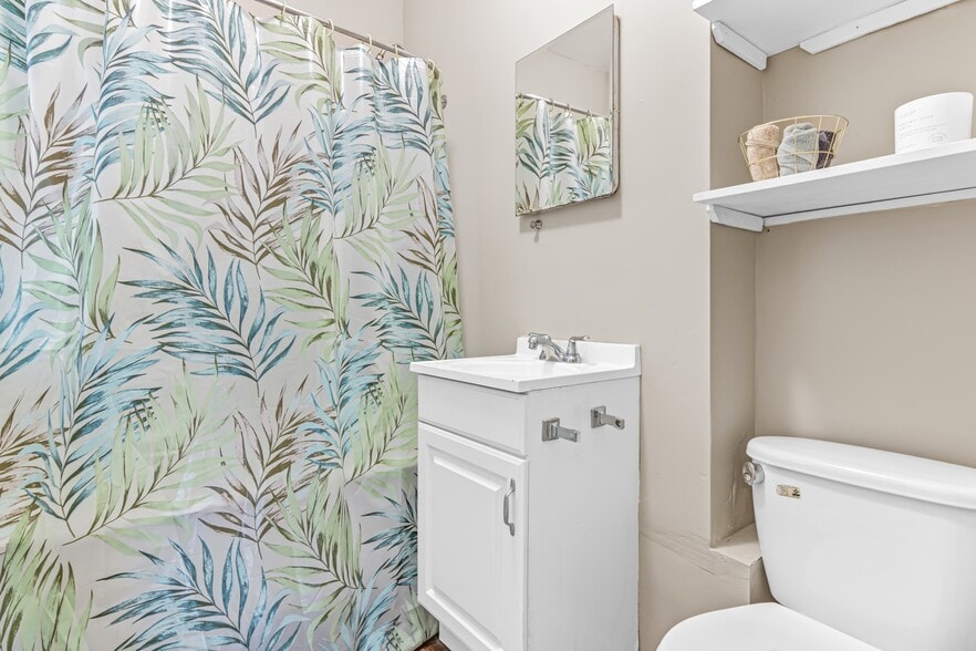 Building Photo - 1910 5th St NE