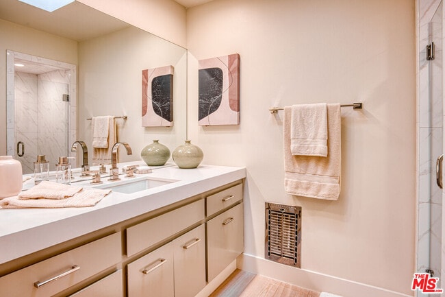 Building Photo - 70461 Boothill Rd