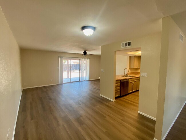 Building Photo - 3137 W Campo Bello Dr