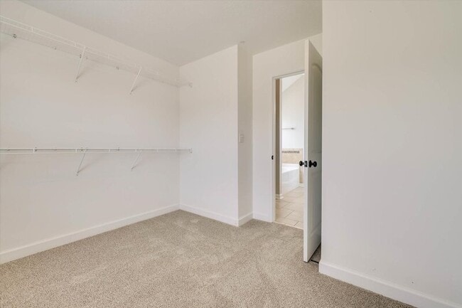 Building Photo - 127 Radcliff Dr