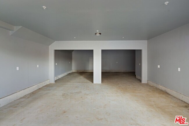 Building Photo - 1522 Cochran Ave