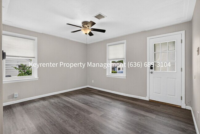 Building Photo - Fully Renovated 2BR/1BA Home for Rent