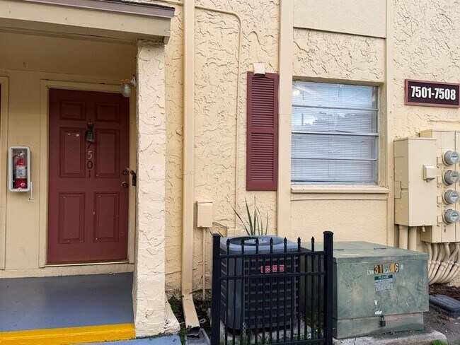 Building Photo - 7501 Gallineta Ct