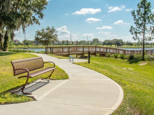 Building Photo - Home in WATERLEIGH Winter Garden!