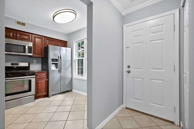 Primary Photo - 803 Aberdeen Ln