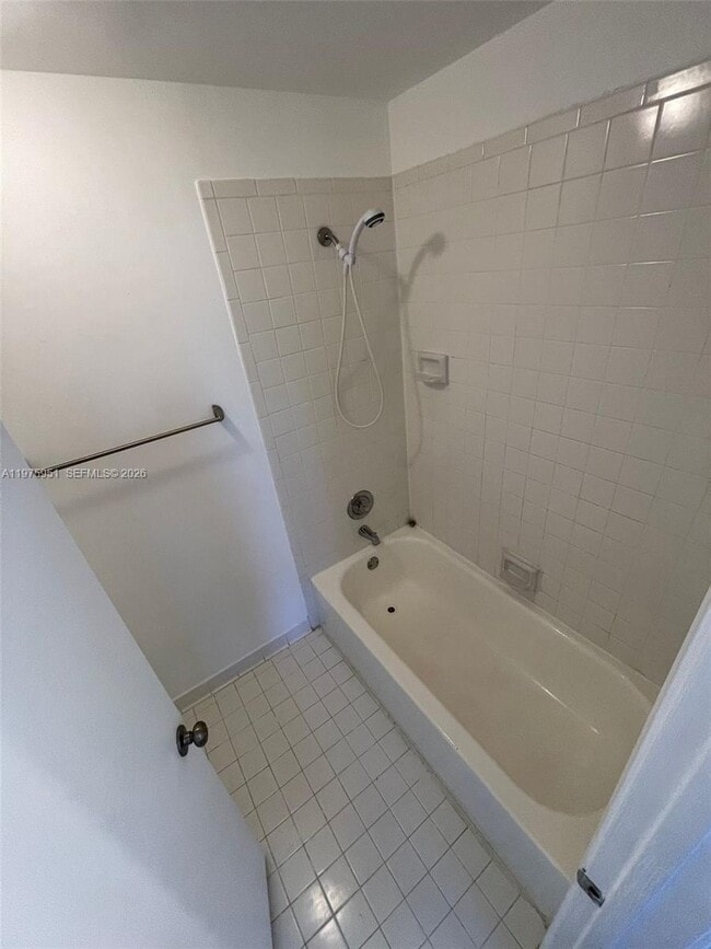 Building Photo - 14208 Glenmoor Dr