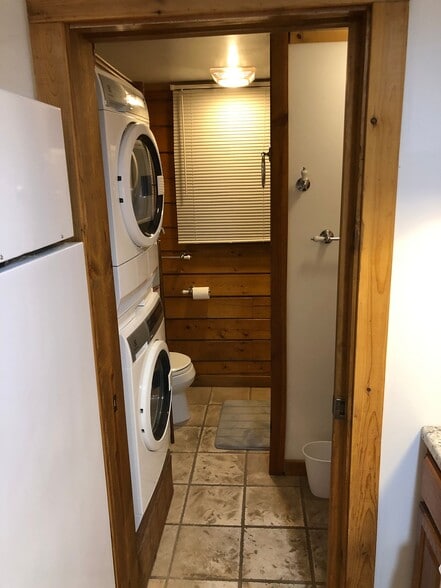 Building Photo - 24772 Amber Dr