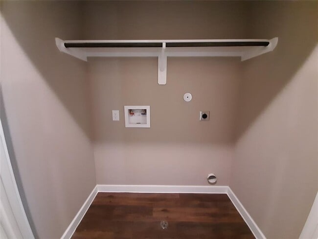 Building Photo - 9815 Grosbeak Ln