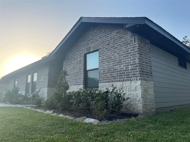 Building Photo - 4319 Friar Point Rd