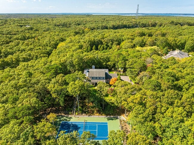 Building Photo - 1 Paumanok Rd