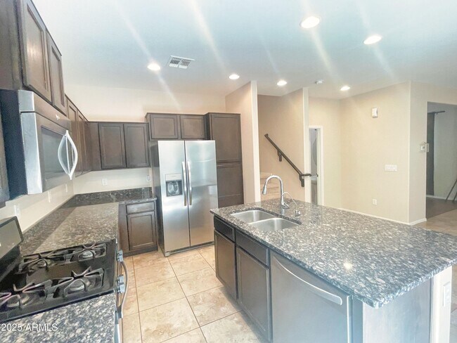 Building Photo - 3507 S Falcon Dr