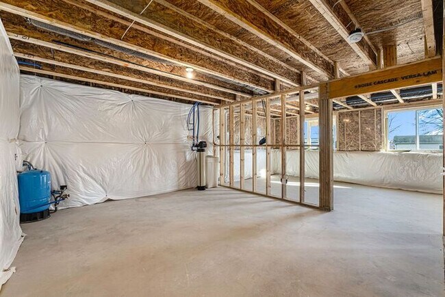 Building Photo - 5673 Claremount St