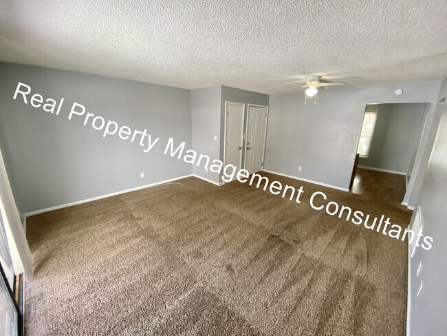 Building Photo - Free Rent Move In Special on 2 Bedroom hom...