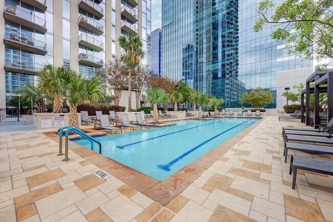 Building Photo - 360 Nueces St