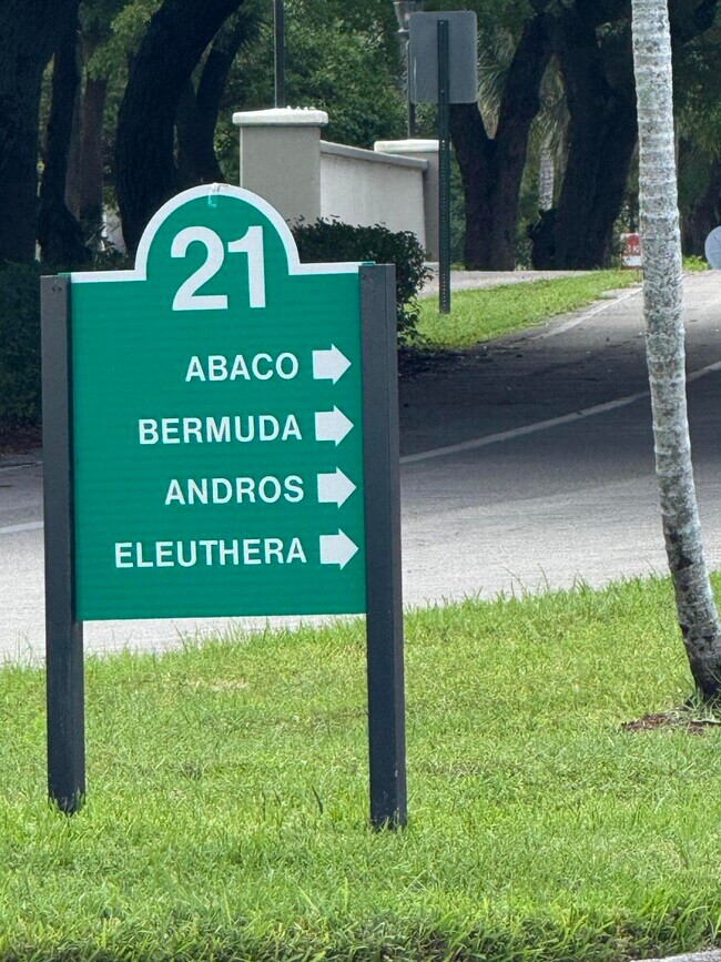 Building Photo - 1904 Bermuda Cir