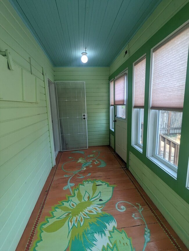 Building Photo - Charming 3-Bedroom Bremerton Home